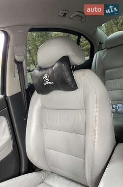 Лифтбек Skoda Superb 2006 в 