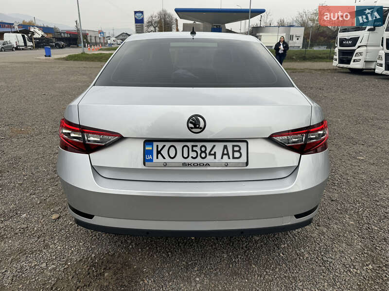 Лифтбек Skoda Superb 2017 в Хусте