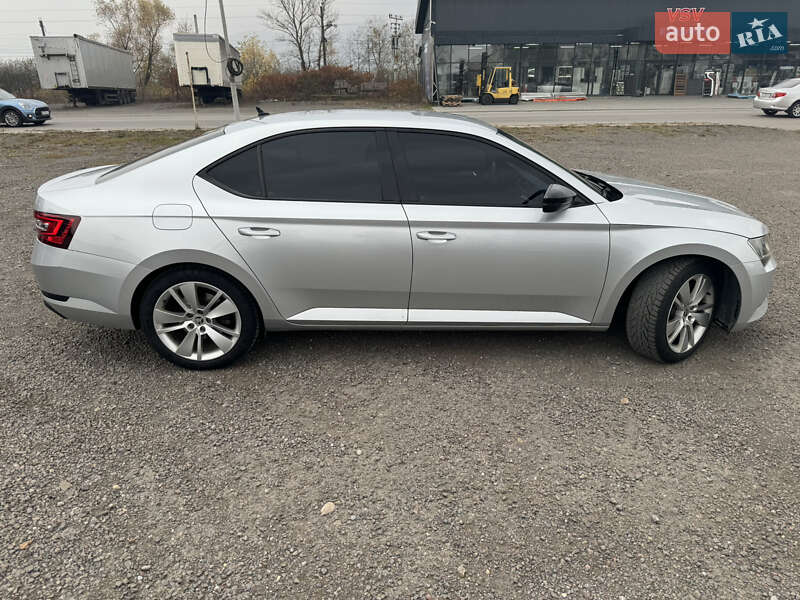 Лифтбек Skoda Superb 2017 в Хусте