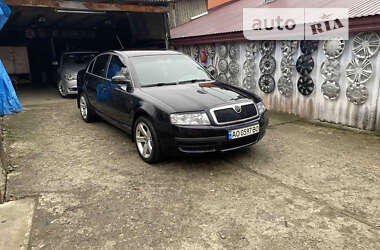 Лифтбек Skoda Superb 2006 в Рахове