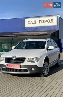 Универсал Skoda Superb 2012 в Дрогобыче