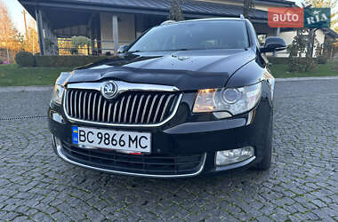 Універсал Skoda Superb 2011 в Жовкві