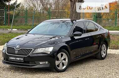 Ліфтбек Skoda Superb 2015 в Стрию