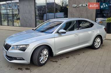 Ліфтбек Skoda Superb 2015 в Ужгороді