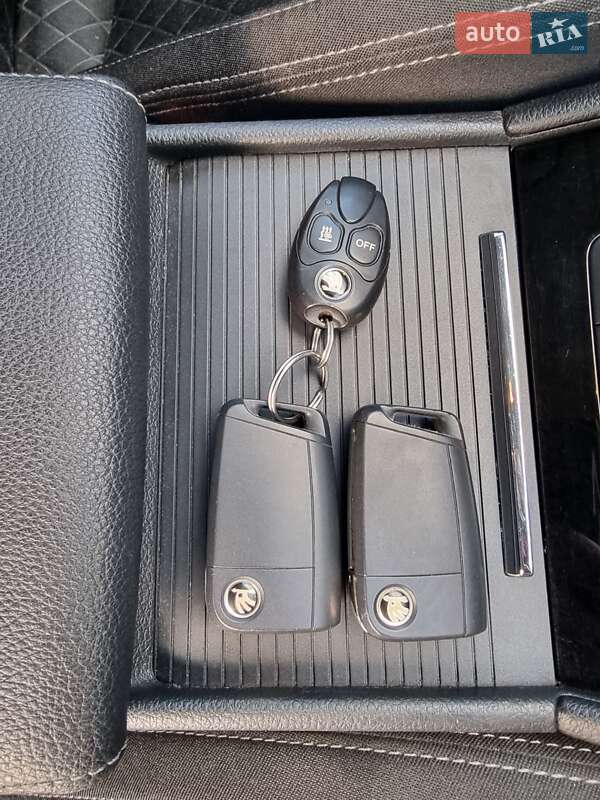 Лифтбек Skoda Superb 2015 в Ужгороде
