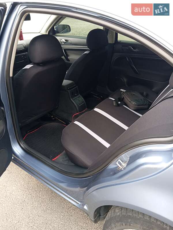 Лифтбек Skoda Superb 2006 в Днепре