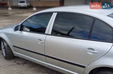 Лифтбек Skoda Superb 2004 в Ровно