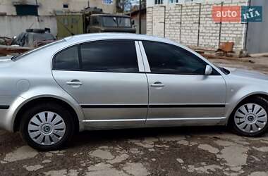 Лифтбек Skoda Superb 2004 в Ровно