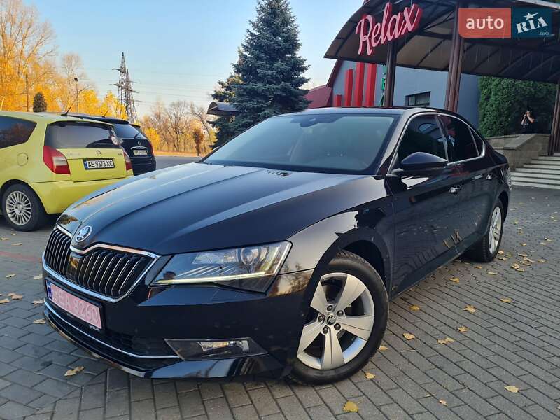Ліфтбек Skoda Superb 2018 в 