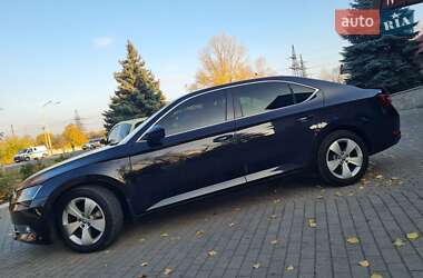Ліфтбек Skoda Superb 2018 в 