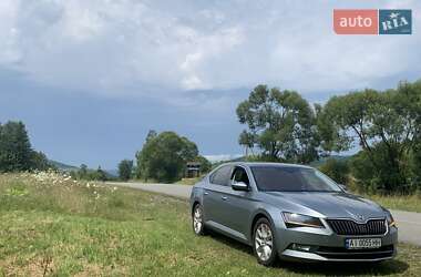 Лифтбек Skoda Superb 2017 в Вишневом