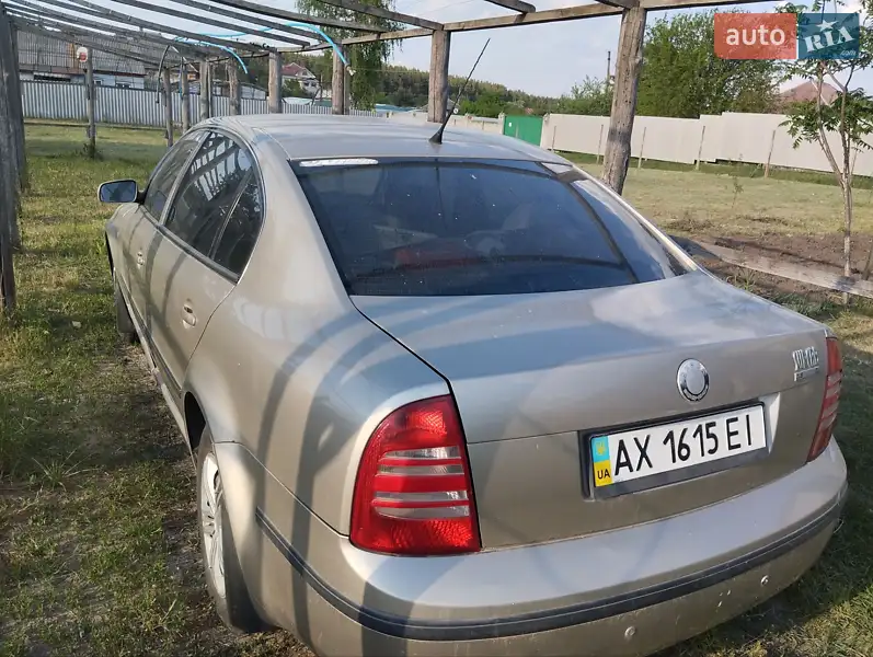 Skoda Superb 2003