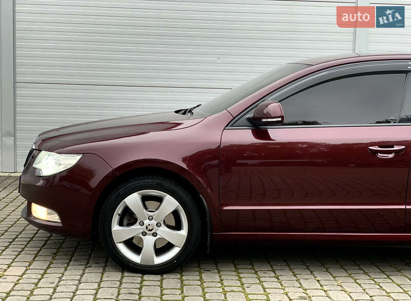Лифтбек Skoda Superb 2012 в Мукачево