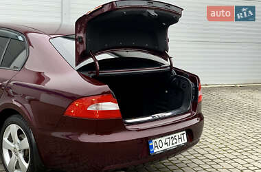 Лифтбек Skoda Superb 2012 в 