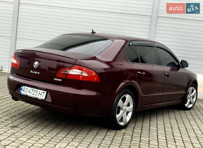 Лифтбек Skoda Superb 2012 в Мукачево