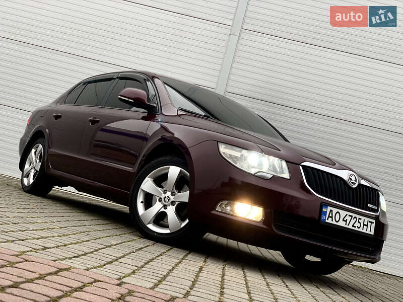 Лифтбек Skoda Superb 2012 в Мукачево