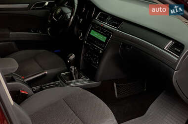 Лифтбек Skoda Superb 2012 в 