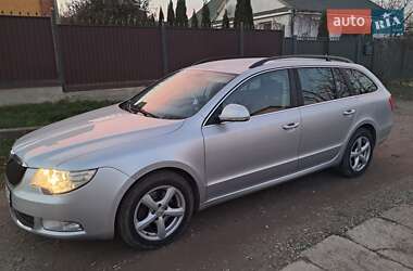 Універсал Skoda Superb 2013 в Нововолинську