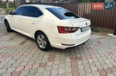 Лифтбек Skoda Superb 2017 в 