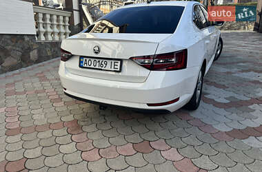Лифтбек Skoda Superb 2017 в 