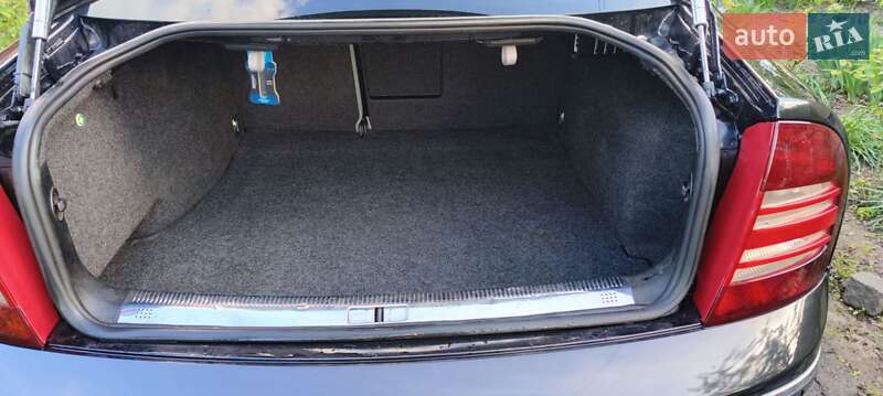 Лифтбек Skoda Superb 2006 в Боярке