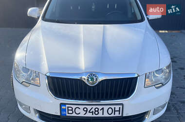 Універсал Skoda Superb 2011 в Дрогобичі