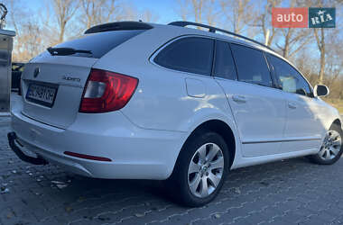 Універсал Skoda Superb 2011 в Дрогобичі