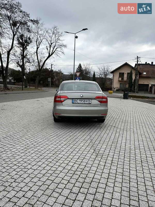 Лифтбек Skoda Superb 2014 в Львове
