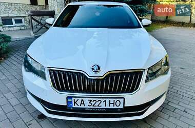 Лифтбек Skoda Superb 2015 в Киеве