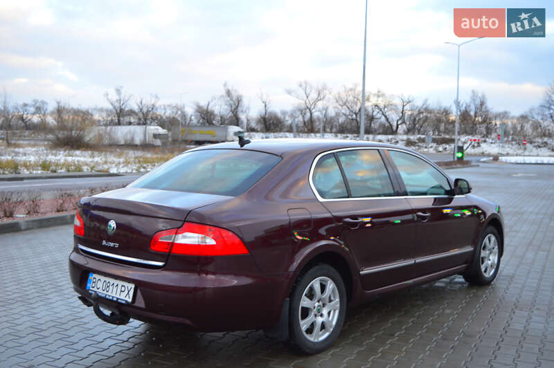 Лифтбек Skoda Superb 2010 в Стрые