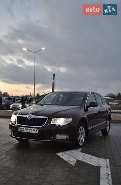 Лифтбек Skoda Superb 2010 в 