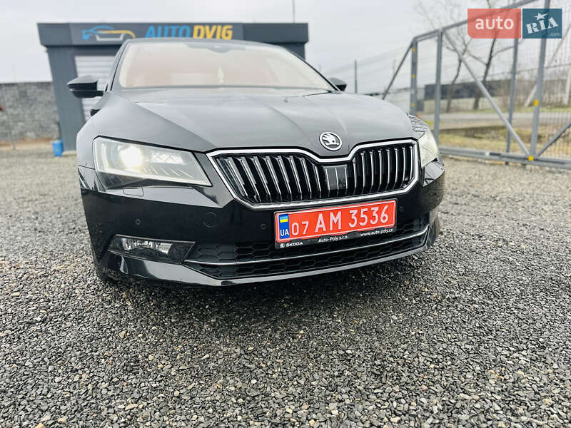 Лифтбек Skoda Superb 2017 в Иршаве