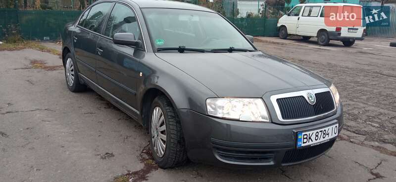 Лифтбек Skoda Superb 2002 в Ровно