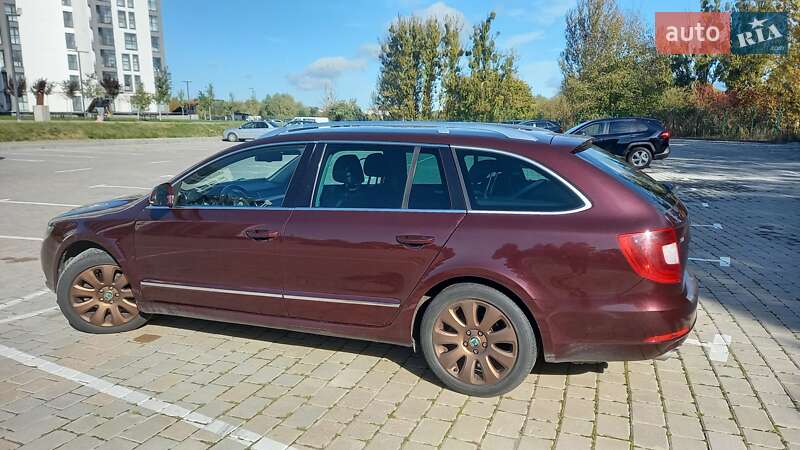 Универсал Skoda Superb 2011 в Мукачево