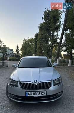 Ліфтбек Skoda Superb 2013 в Чернівцях