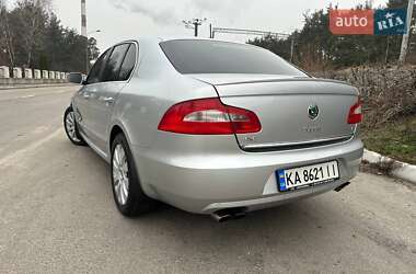 Лифтбек Skoda Superb 2011 в 