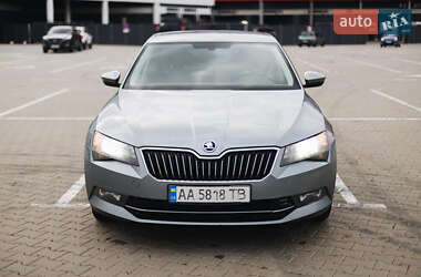 Лифтбек Skoda Superb 2017 в Киеве