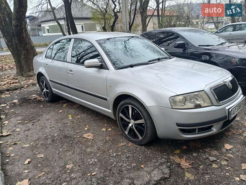 Лифтбек Skoda Superb 2004 в Мукачево