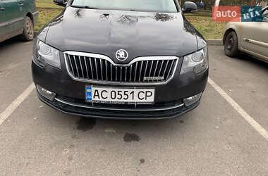 Універсал Skoda Superb 2014 в Нововолинську