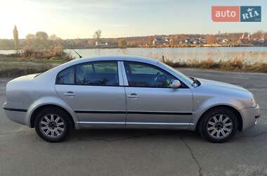 Лифтбек Skoda Superb 2003 в Калиновке