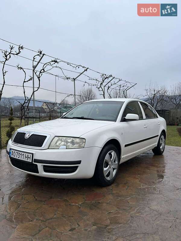 Лифтбек Skoda Superb 2003 в Калинах