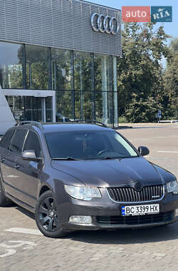 Универсал Skoda Superb 2011 в Львове