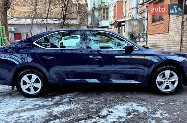 Лифтбек Skoda Superb 2017 в Киеве