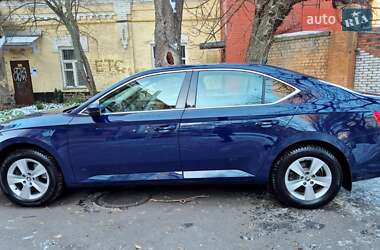 Лифтбек Skoda Superb 2017 в Киеве