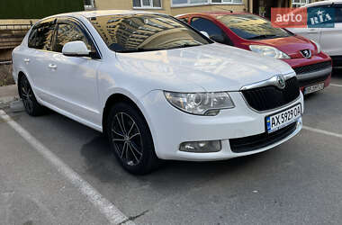 Лифтбек Skoda Superb 2010 в Софиевской Борщаговке