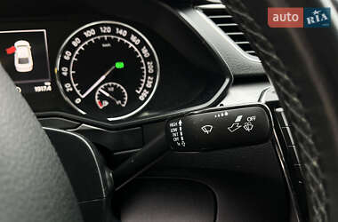 Лифтбек Skoda Superb 2016 в 