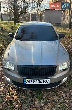 Лифтбек Skoda Superb 2011 в 
