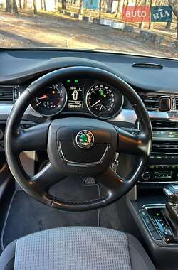 Лифтбек Skoda Superb 2011 в 