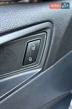 Лифтбек Skoda Superb 2011 в 
