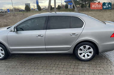 Лифтбек Skoda Superb 2012 в 